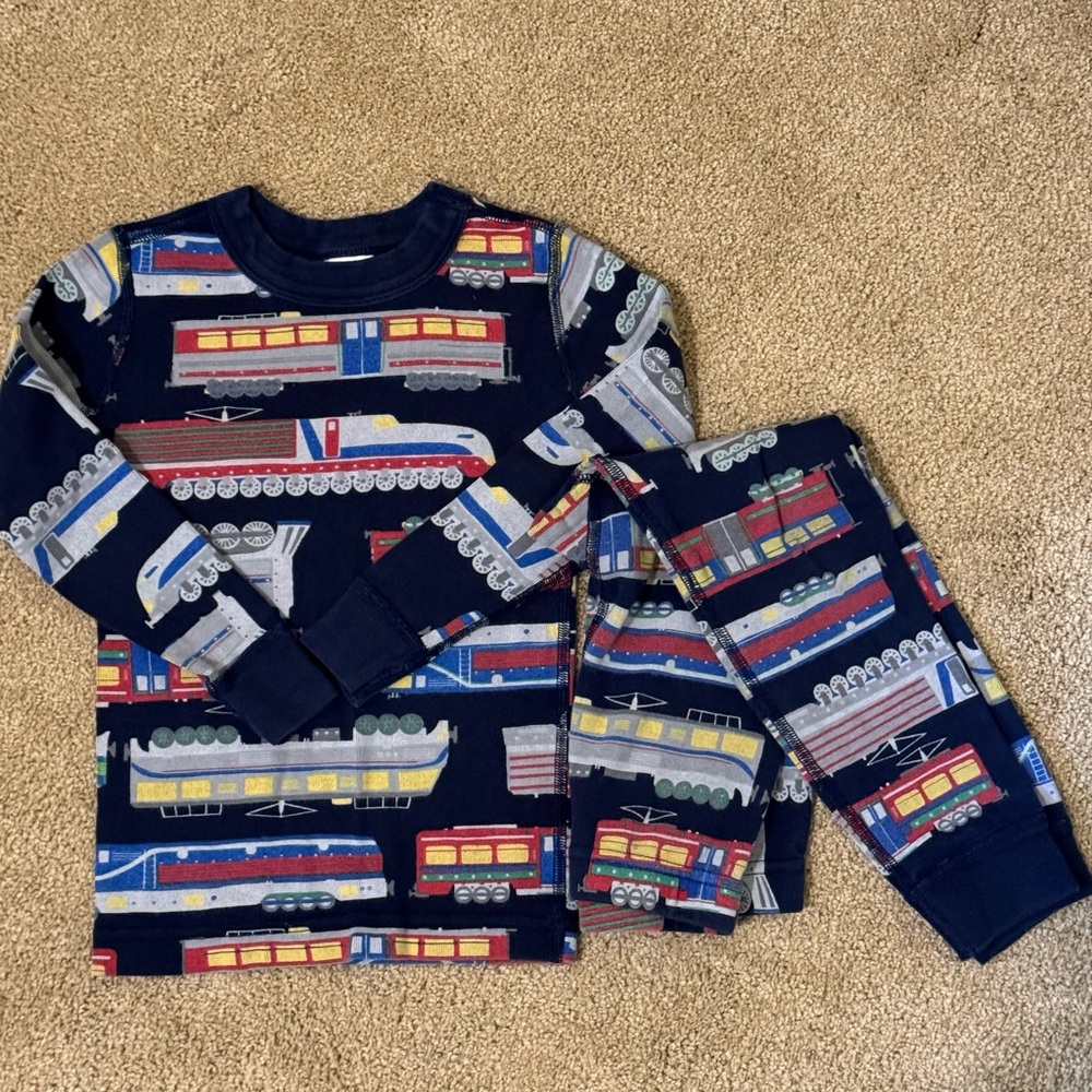 Hanna Anderson size 4 pajamas
